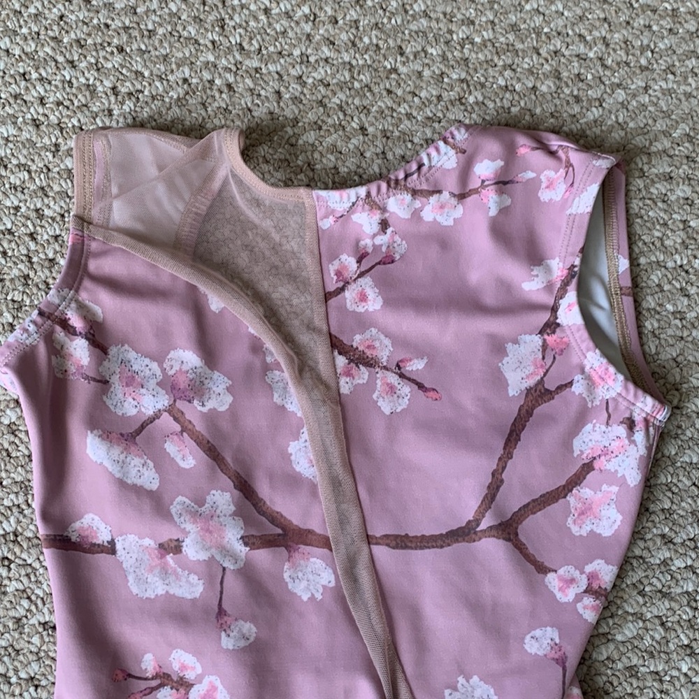 Rare Luckyleo Dancewear Leotard Medium Gem